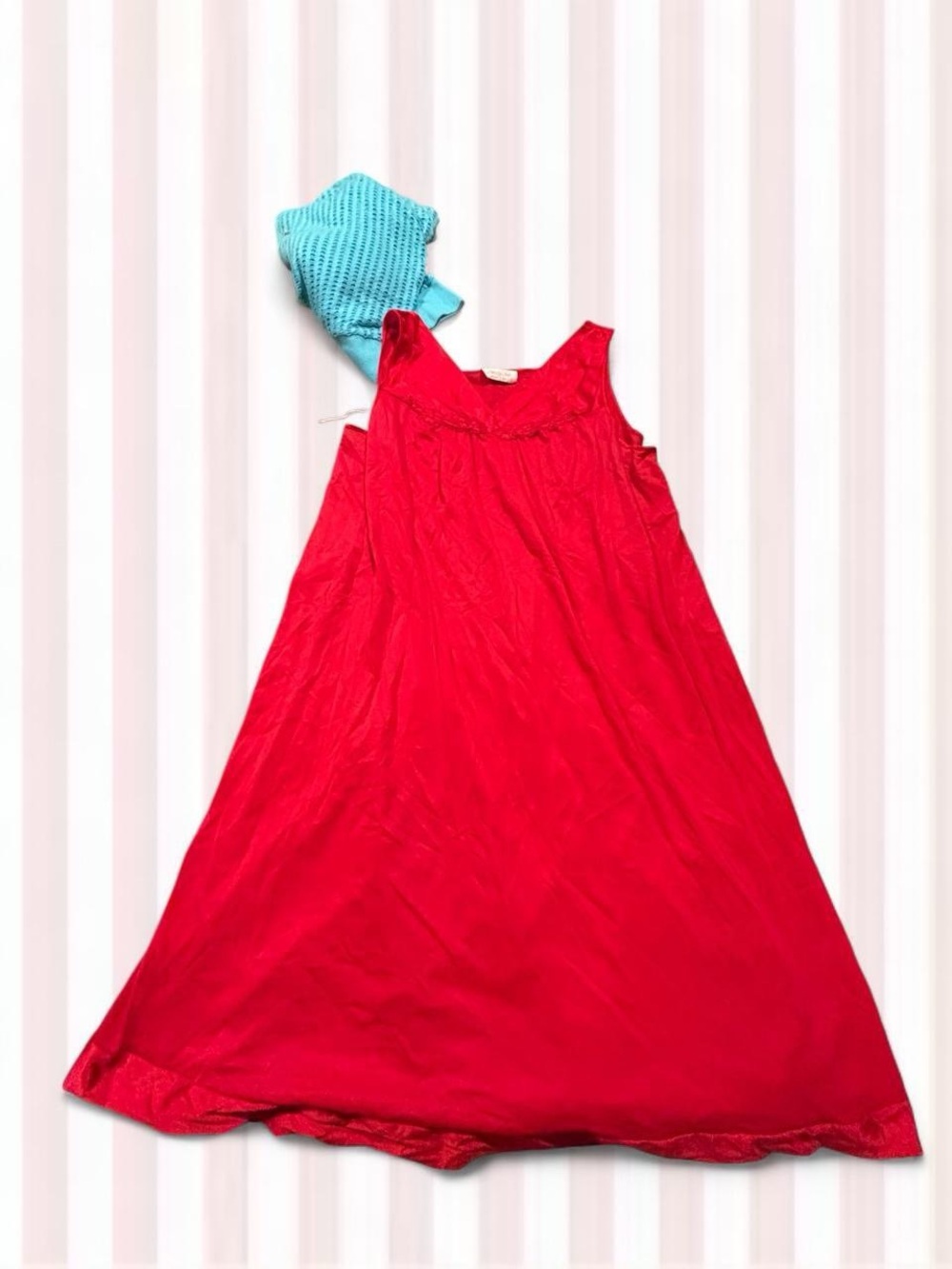 Vanity Fair Bright Red Sleeveless Chemise Nightgown